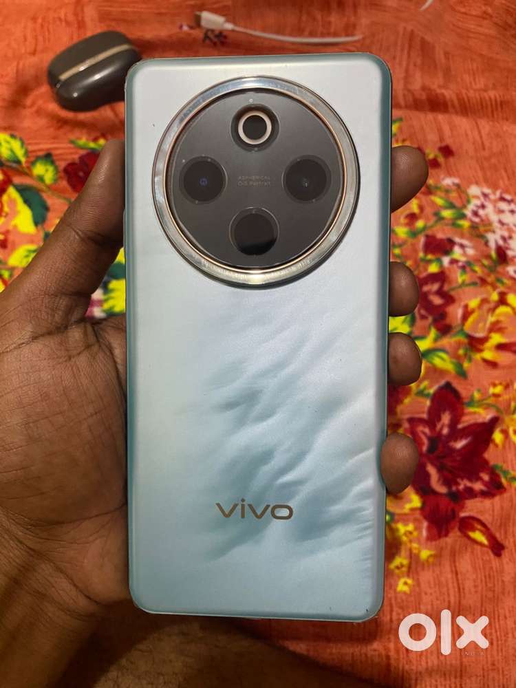 VIVO T4 3 month's old brand new condition with box nd all accessorie