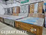 Bedroom furniture set