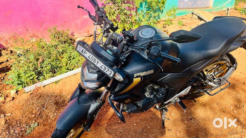 Fz vehicle of grey black matte colour of 2024