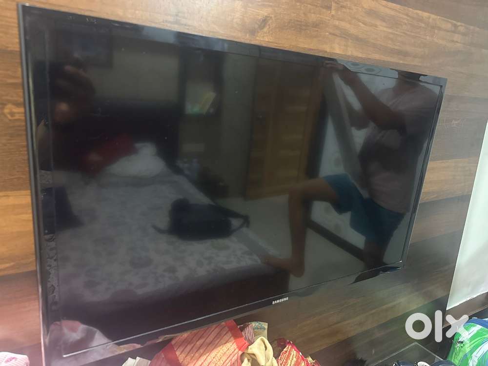 32 inch smart TV