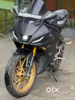 HI IM SELLING MY R15 v4