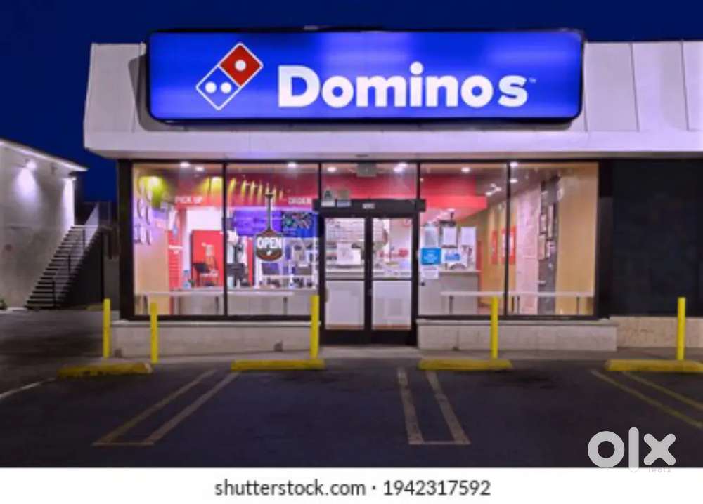 तत्काल आवश्यकता है @ DOMINO'S STORE शोरूम में लड़की और लड़को की