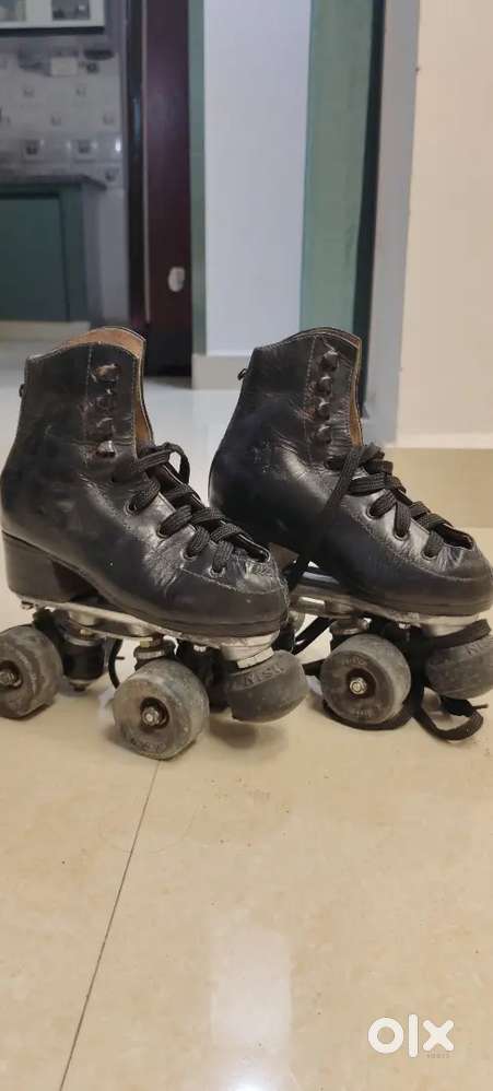 Artistic skates