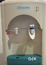Dolphin dispenser