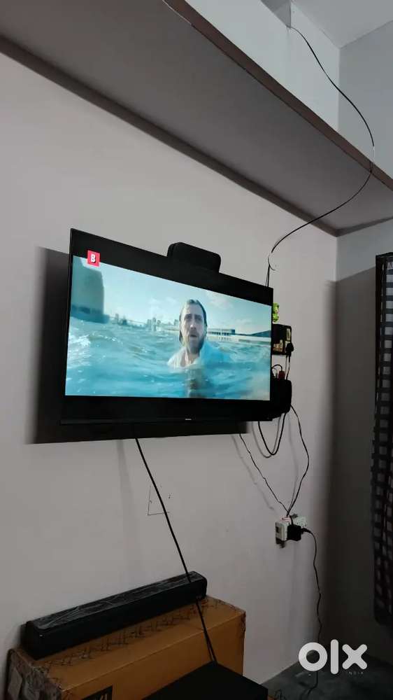 TV with Soundbaar