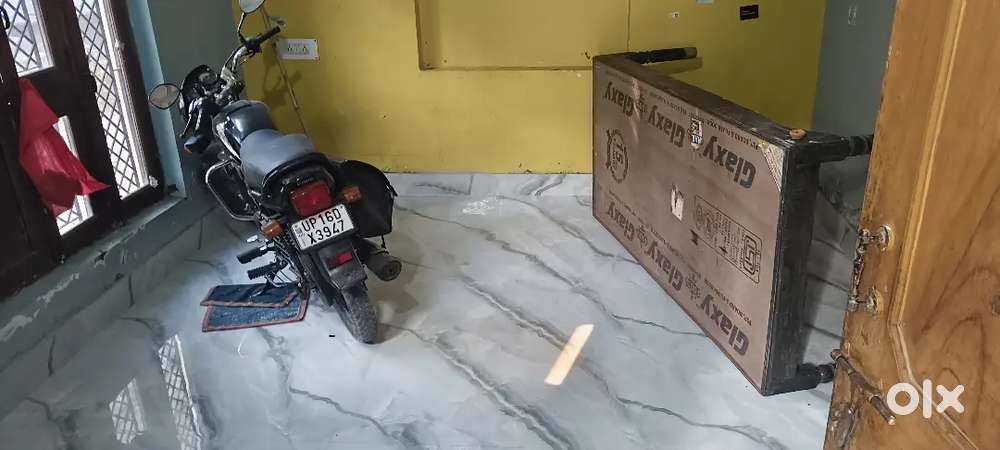2 room available for students