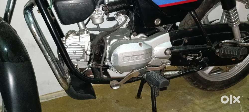 Exchanging sales 2008 model no FC no insurance showroom condition