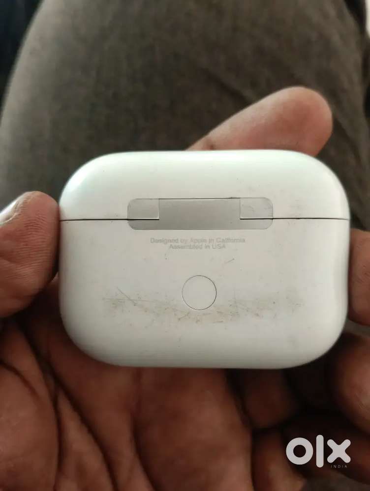 APPLE ORGINAL AIRBUDS