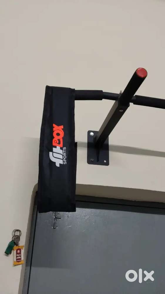 Heavy-Duty Pull Up Bar Wall Mounted - Chin Up Bar for Home Gym Workou