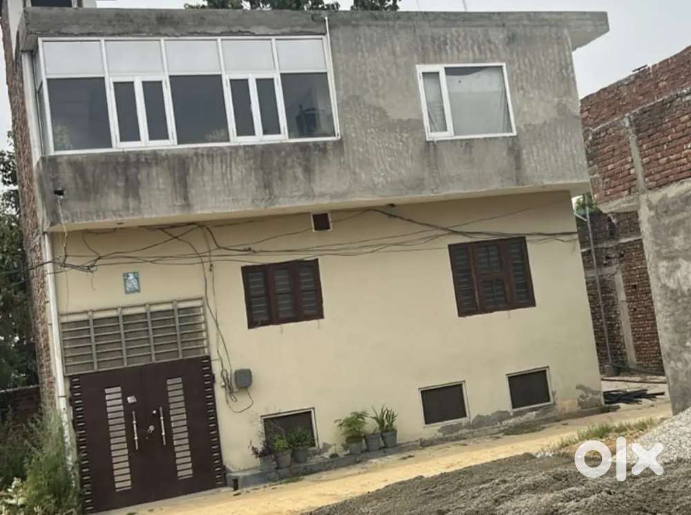 Double floor house with basement