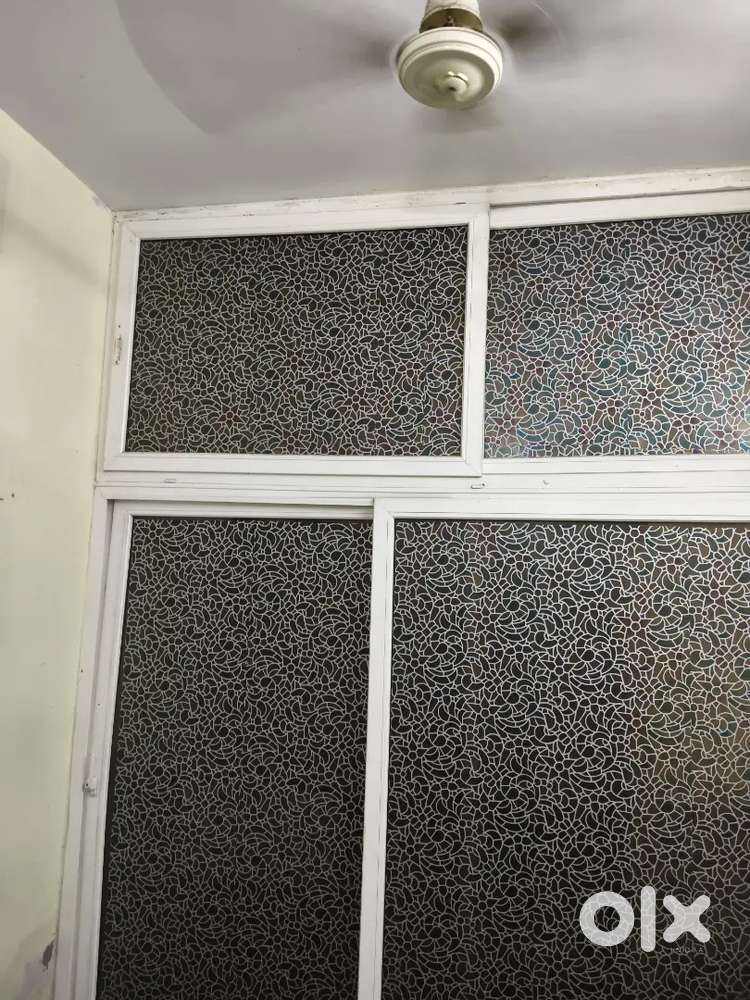 Independent Two room set gomti nagar semi furnished