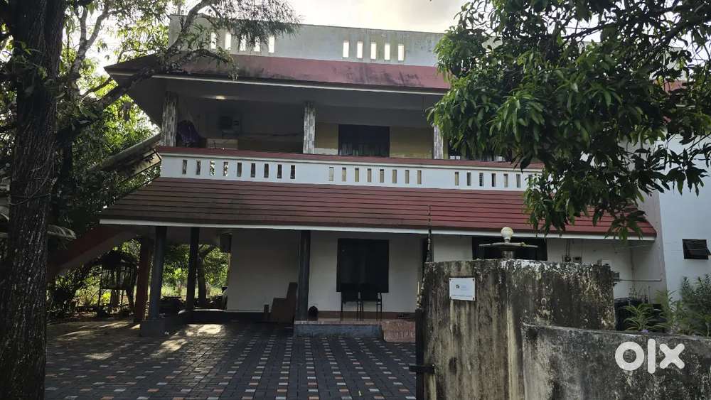 Nedumbassery near airport 3 bhk furnished upatairs house for rent