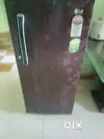 फ्रिज   विकणे आहे.