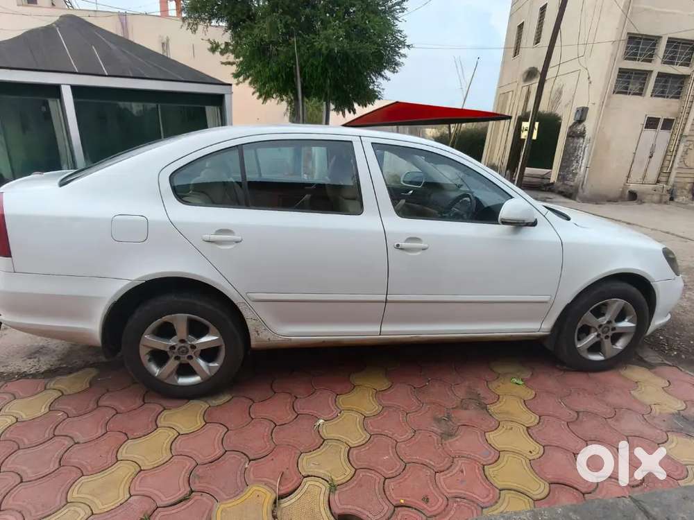 Skoda Laura elegance 2tdi cr Mt. Doctor use car In very good condition