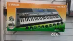 Yamaha PSR I-400 Digital Keyboard