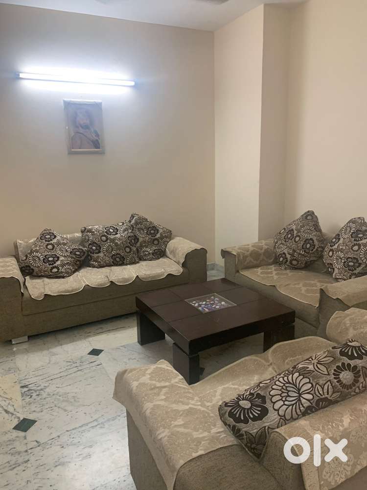 owner free 3bhk or 2+1 bhk flat for rent fully furnished
