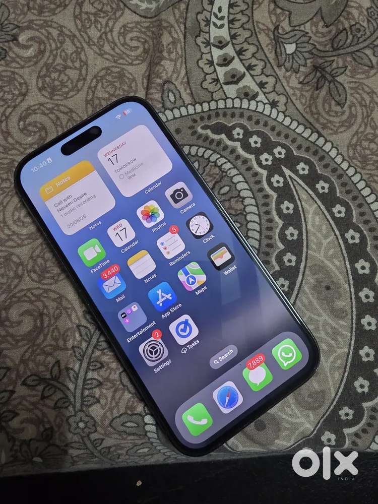 Iphone 14 Pro + apple earpods + apple watch SE