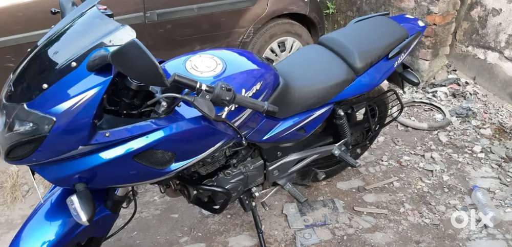 Pulsar 220 Blue Colour
