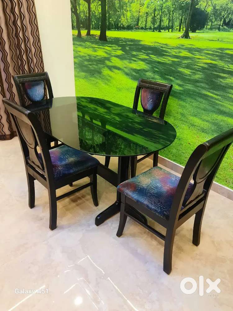 Dining table 4 seater