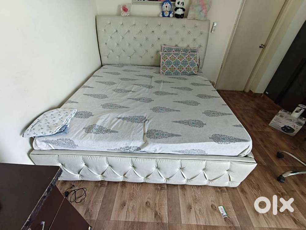 Double Bed King Size with Mattress