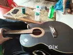 Guiter black very good condition