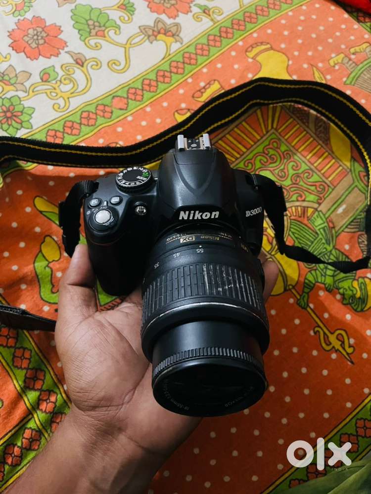nikon D३००० camra