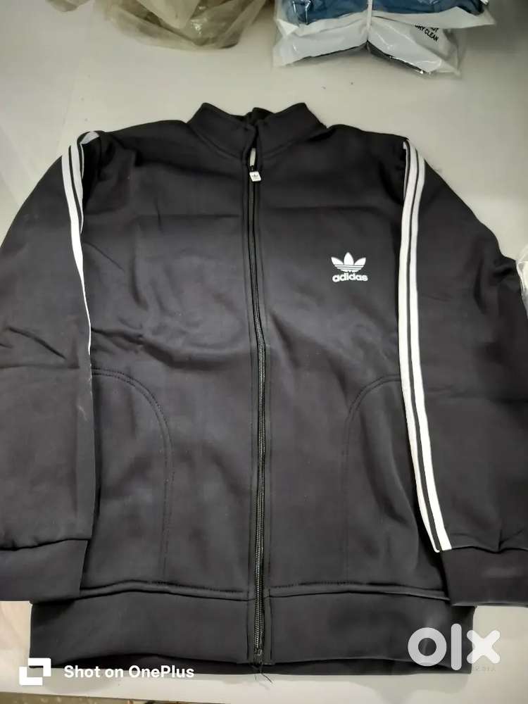 Track Shuit Banane ke Lie karigar chaiye