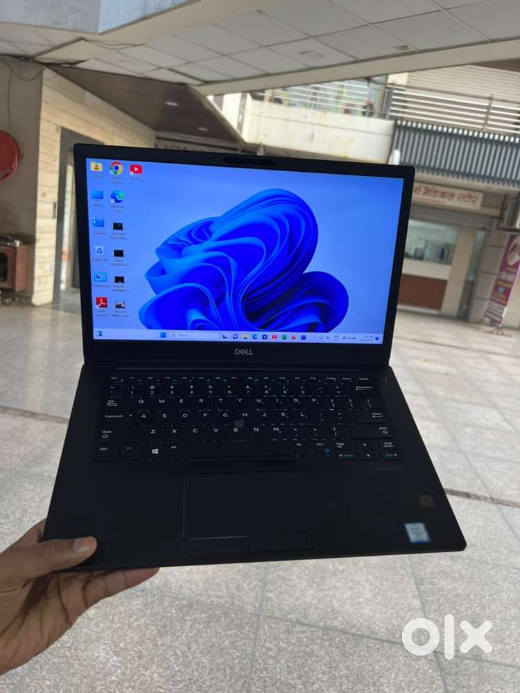 Dell i5 Touch Screen Laptop 8/256 win 11 new condition