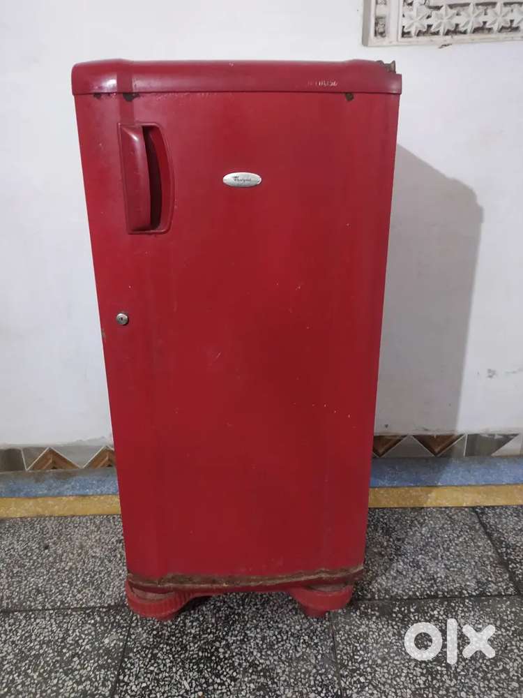Whirlpool company ka fridge hai