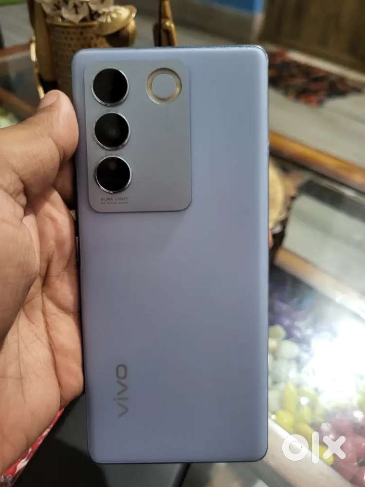 Vivo v 27 ,8gb ram with 128 rom