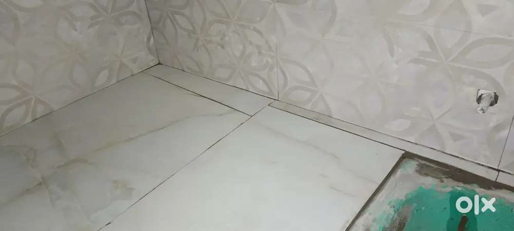 1 ROOM SET AVAILABLE FOR RENT