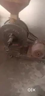 इस चक्की को बेचना है अगर किसी को चाहिए तो