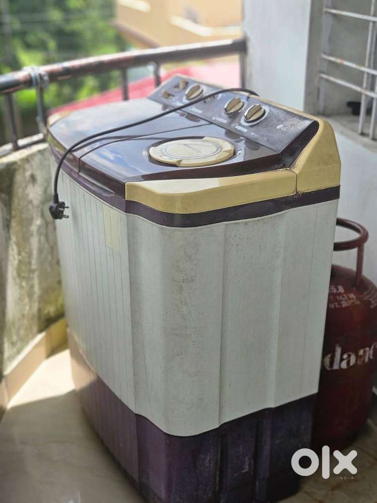 SEMI AUTOMATIC MACHINE