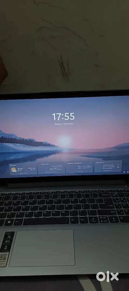 Emergency sell laptop.