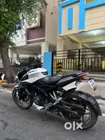 Pulsar NS200 BS4