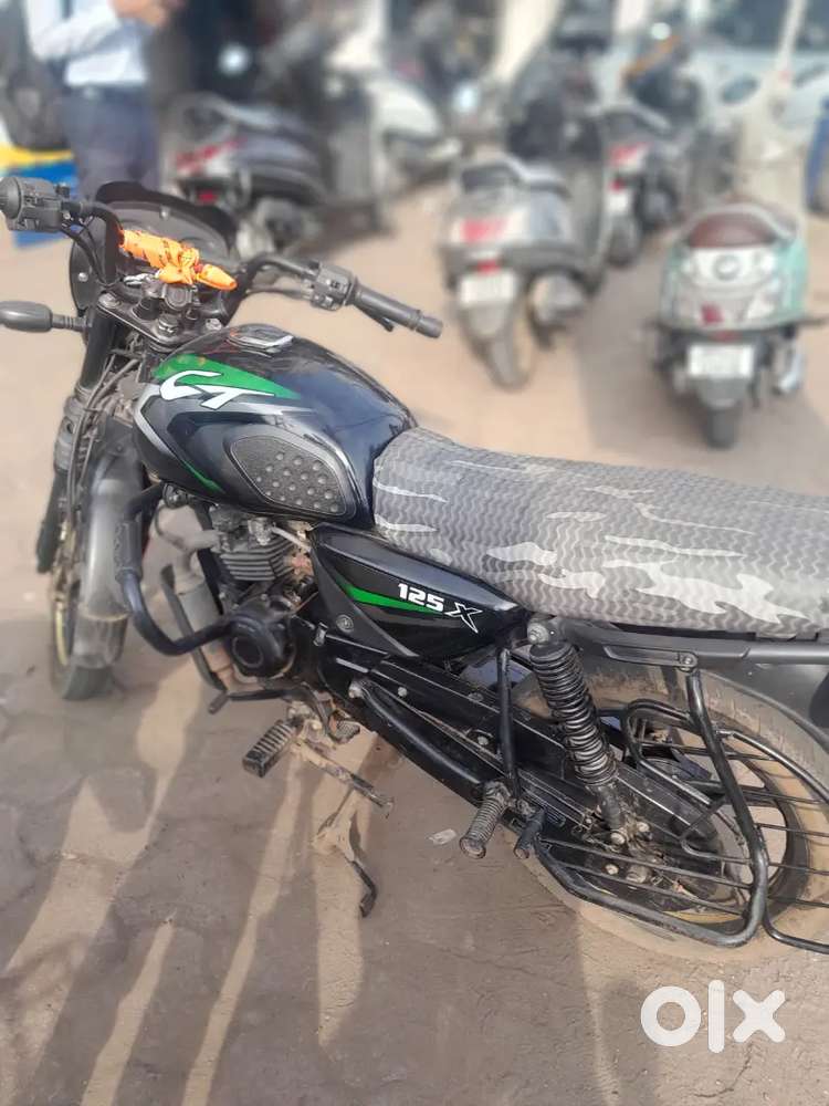 Bajaj CT 125X