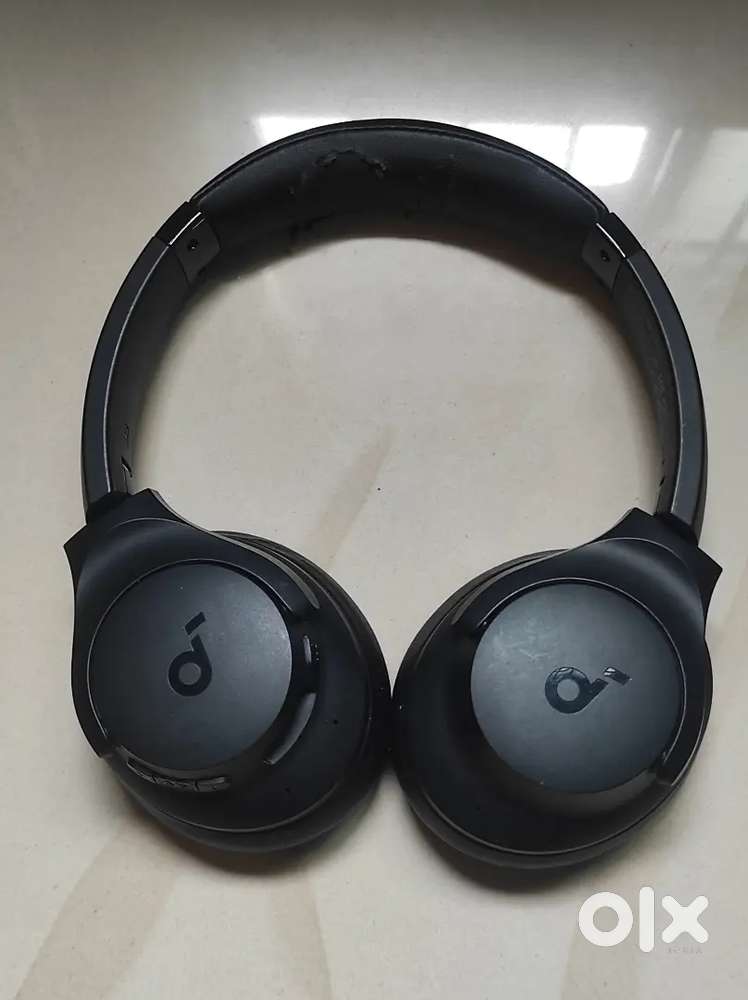 Soundcore Q20i headphones
