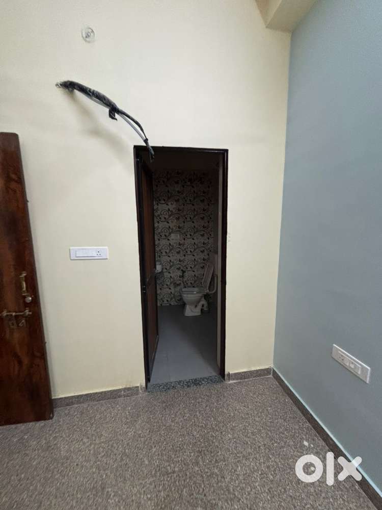 1 room with attach washroom