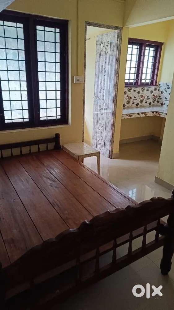 batchilar only House 3bhk 20000 near edappally toll jn