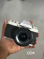 Fujifilm xt100 mirrorless camera with lens