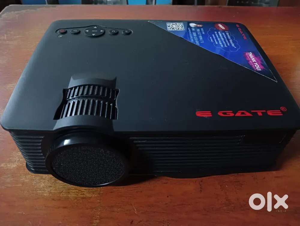 PROJECTOR WITH SCREEN