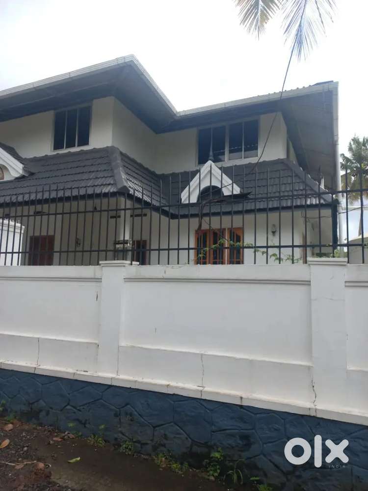 House for sale in changanasery kurisumood
Fully furnished 
Porsh area