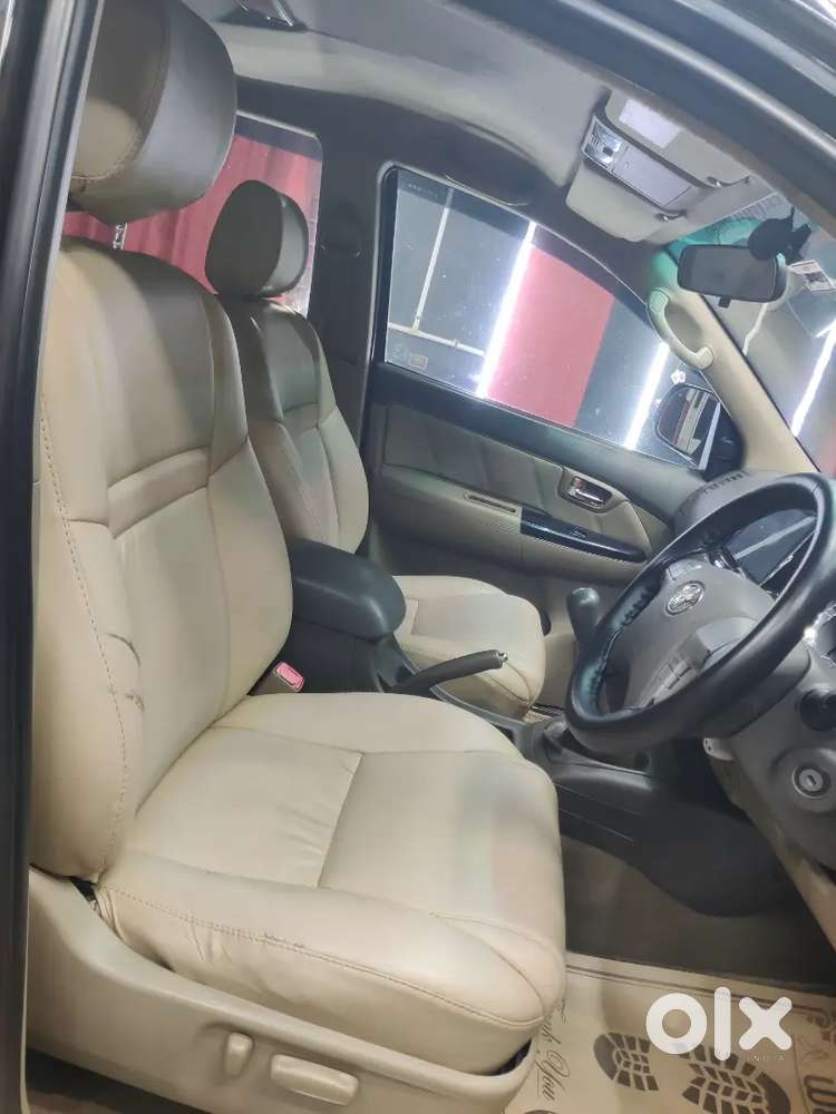 Toyota Fortuner 2012