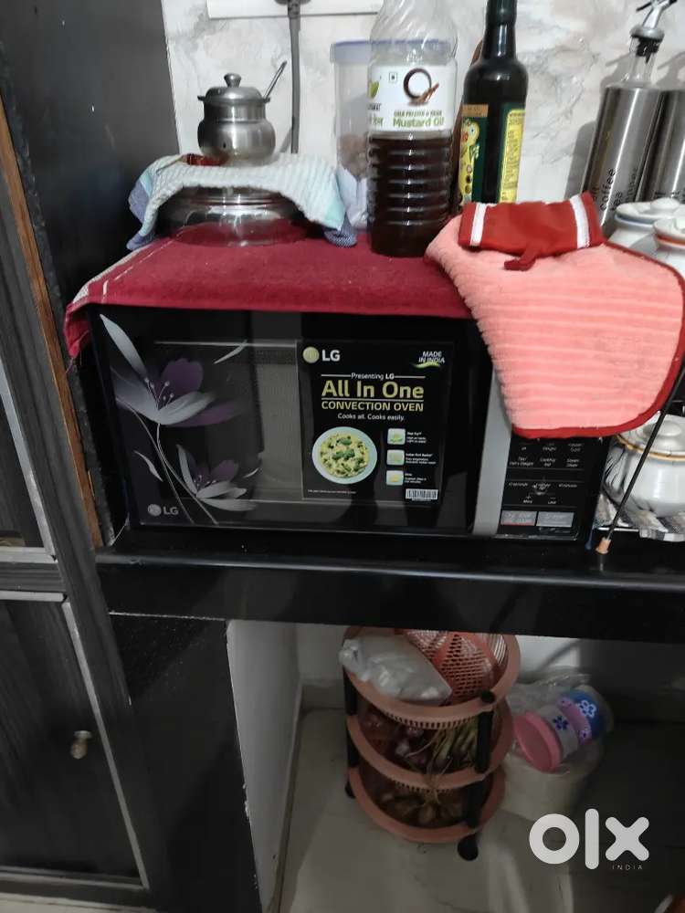 LG microwave of capacity 28 L to be sold