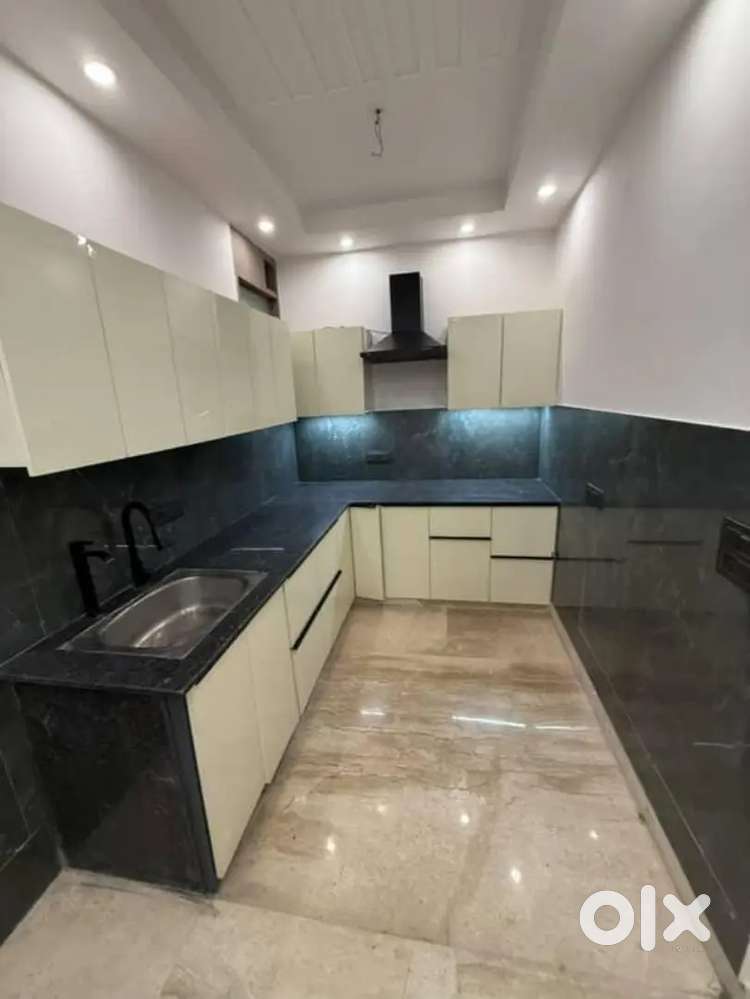II GOHRI PROPERTIES II 2 BHK BRAND NEW PARK FACING READY TO MOVE