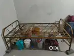 Iron bed 3.5/6 feet