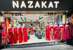 Make/female helper need at clothing store