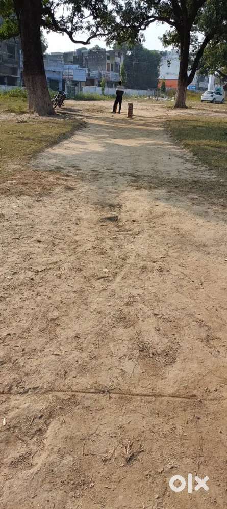 Taj hotel ke piche 4 minar masjid ke pass Rampur green park calony