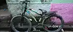 Mere pass ek cycle Hai is sal purani Hai aur black color ki Hai