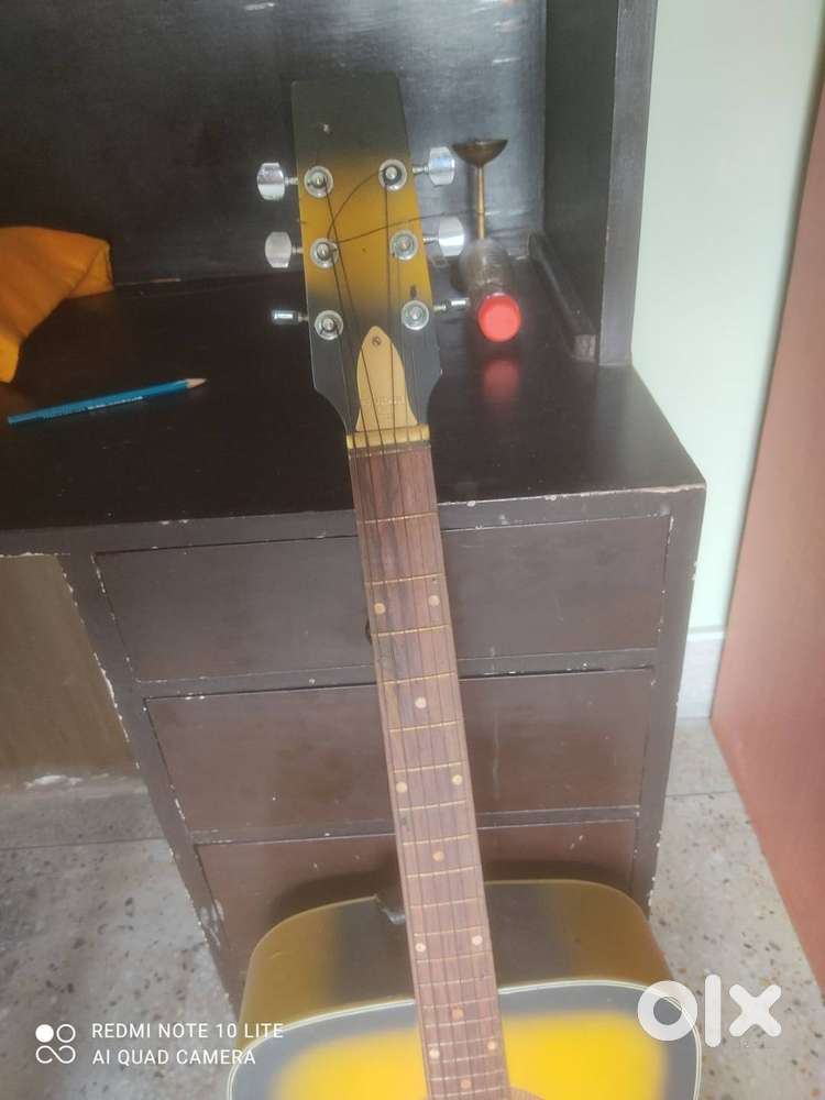 Guitar , old guitar in very good condition